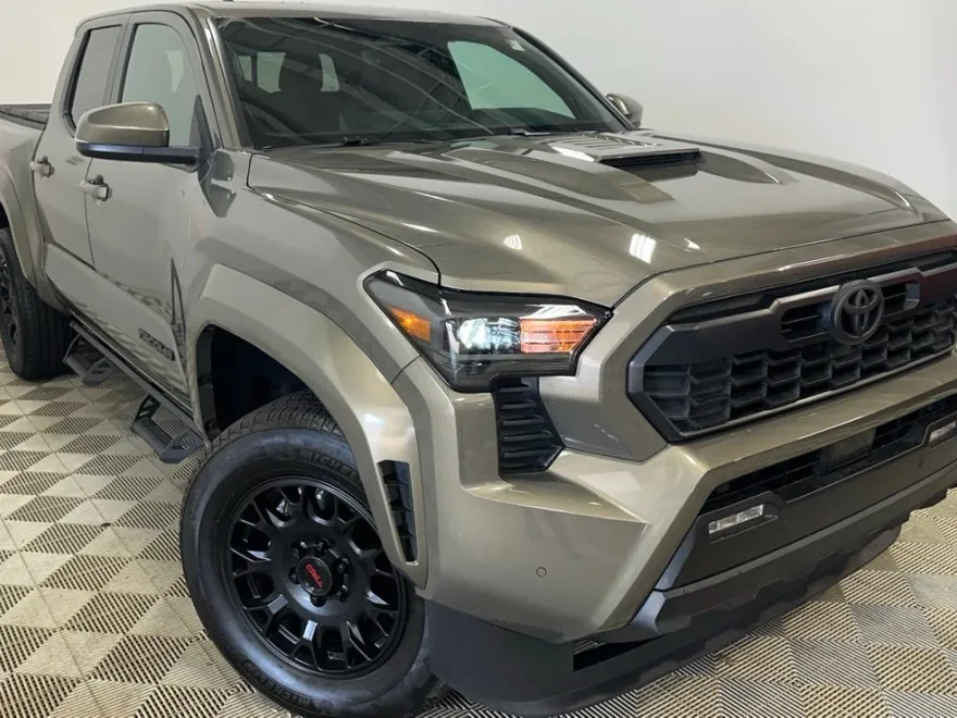 2024 Toyota Tacoma TRD Sport photo 1