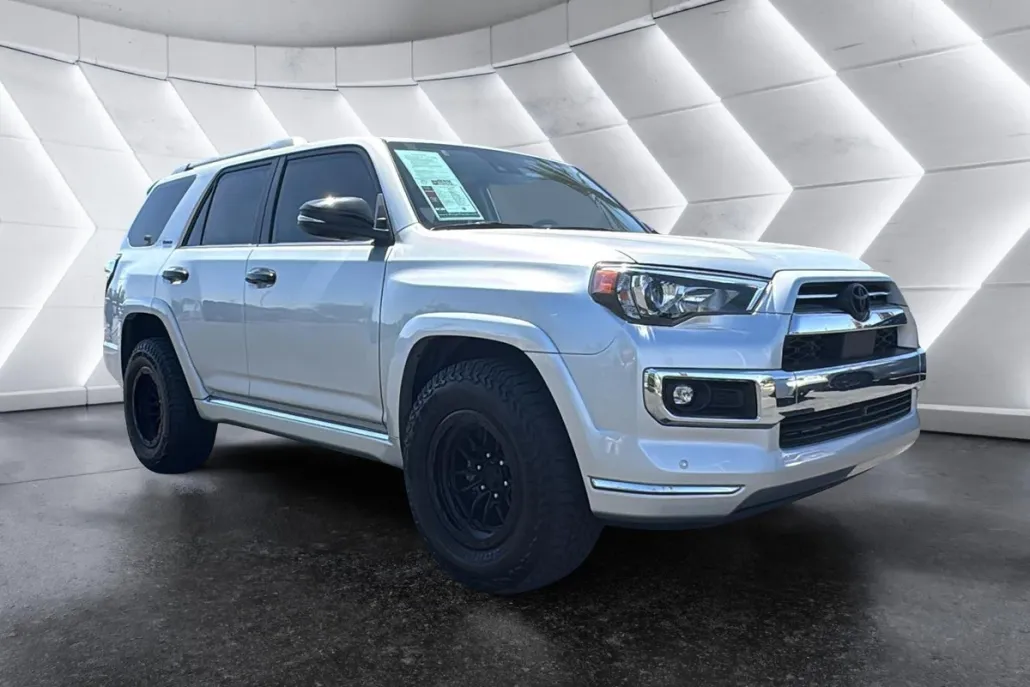2023 Toyota 4Runner Limited photo 1