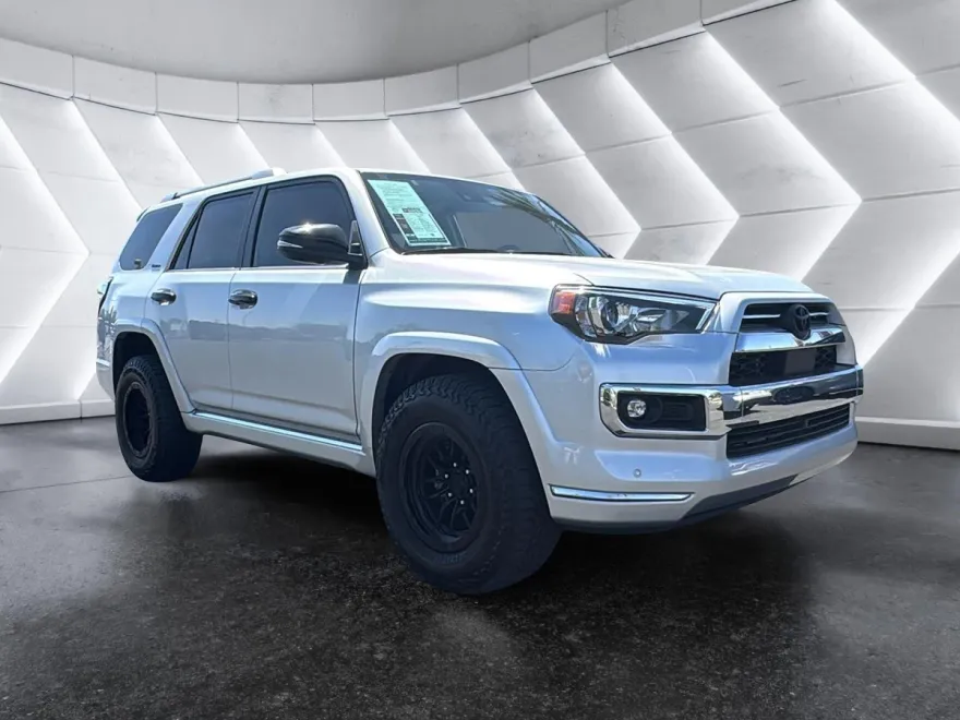 2023 Toyota 4Runner Limited photo 1