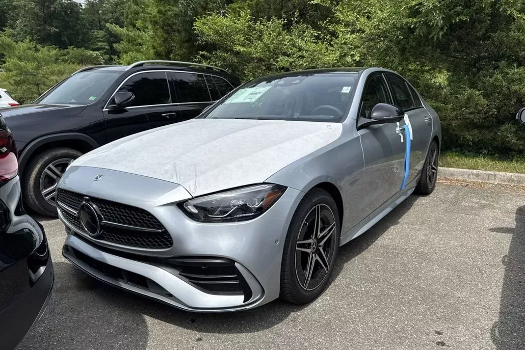 2025 Mercedes Benz C 300 4MATIC photo 1