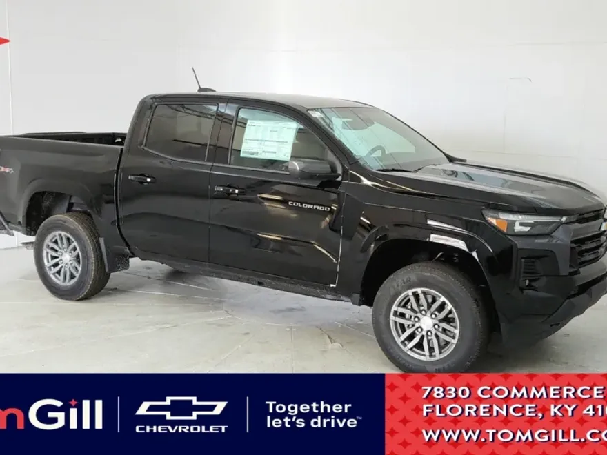 2025 Chevrolet Colorado Work Truck LT photo 1