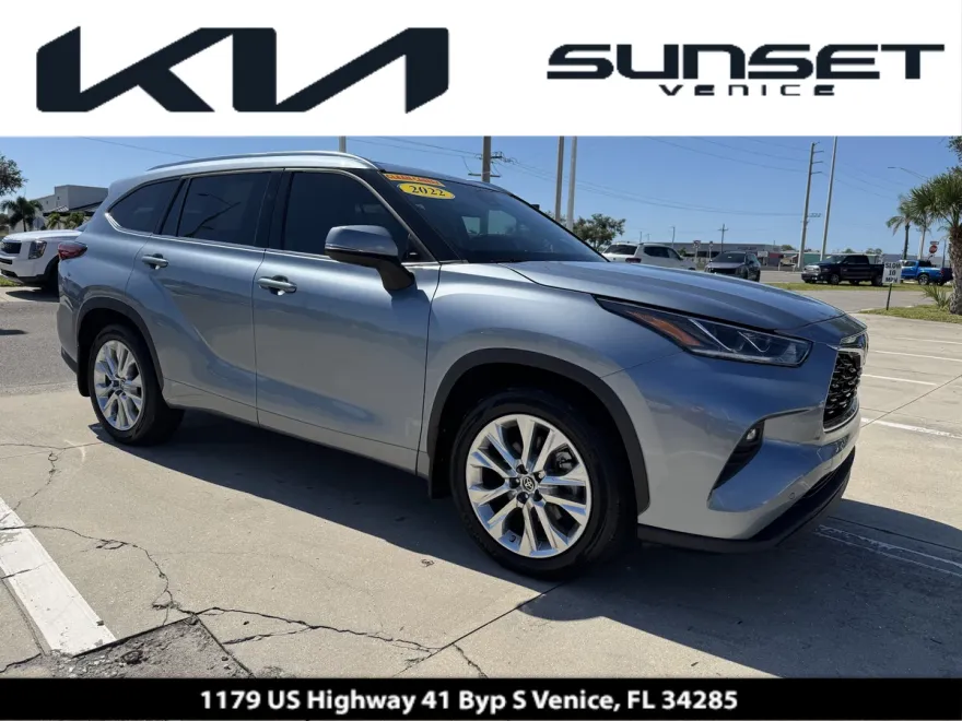 2022 Toyota Highlander Limited photo 1