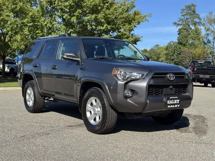2023 Toyota 4Runner SR5 Premium photo 1