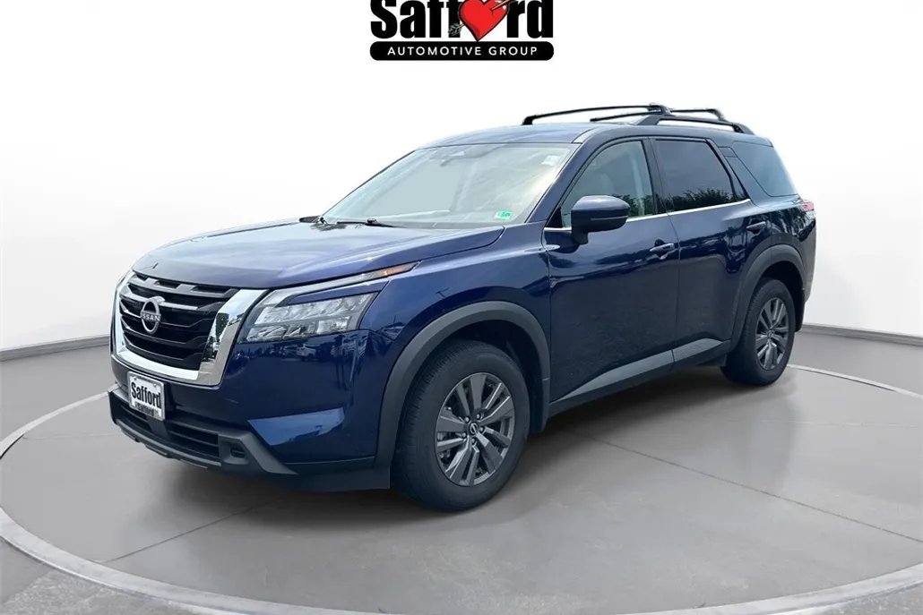 2024 Nissan Pathfinder SV photo 1