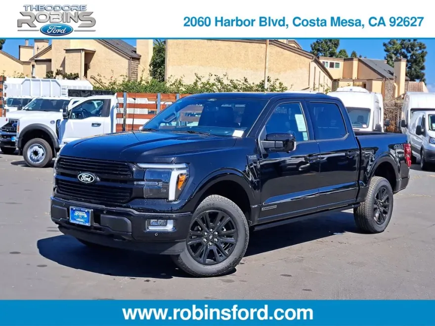 2025 Ford F-150 Platinum photo 1