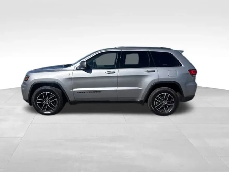 2017 Jeep Grand Cherokee Trailhawk photo 1
