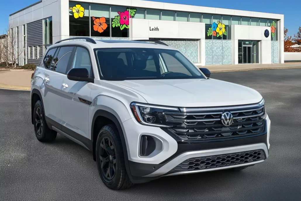 2025 Volkswagen Atlas Peak Edition photo 1