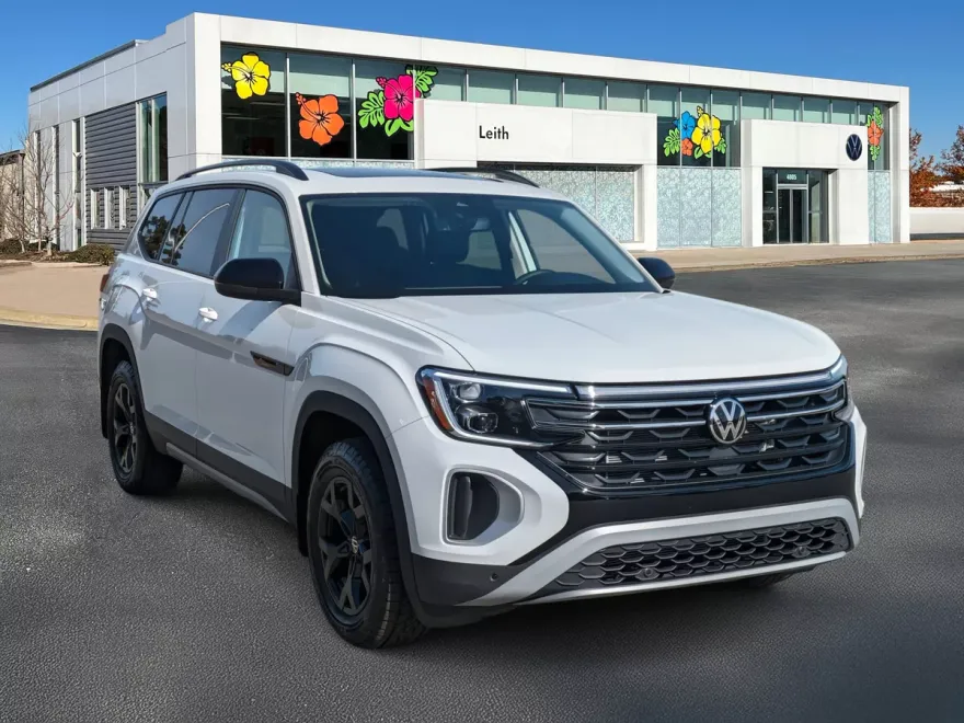 2025 Volkswagen Atlas Peak Edition photo 1
