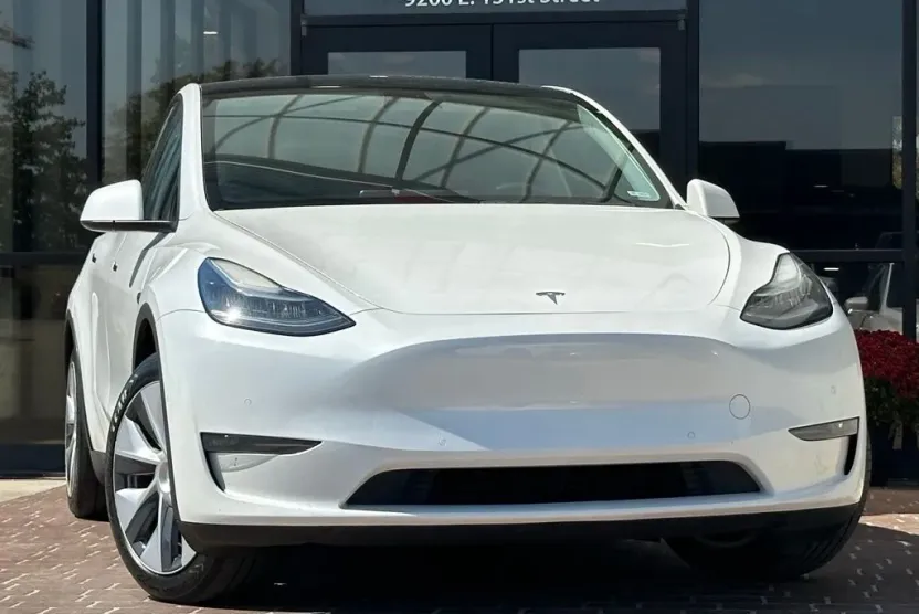 2020 Tesla Model Y Long Range photo 1