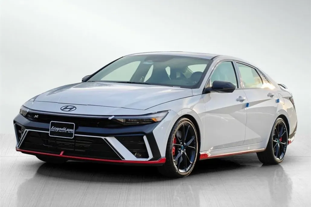 2025 Hyundai Elantra N photo 1