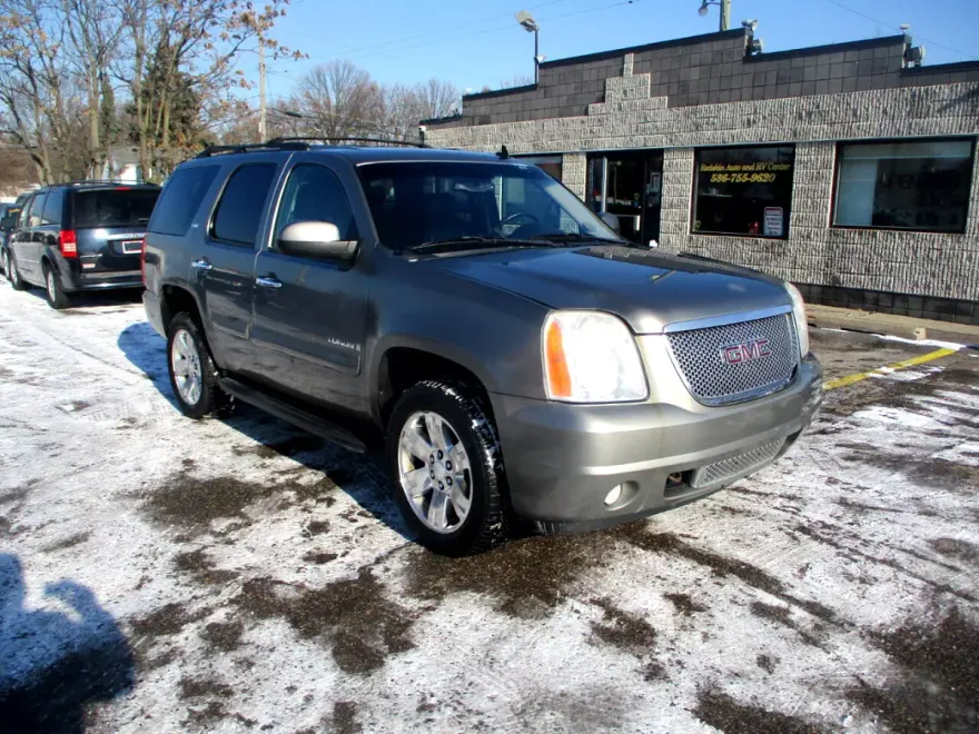 2009 Gmc Yukon photo 1