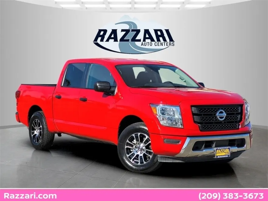 2022 Nissan Titan SV photo 1