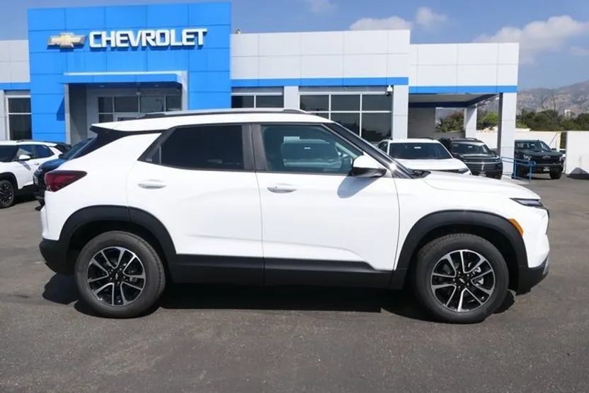 2026 Chevrolet Trailblazer LT photo 1