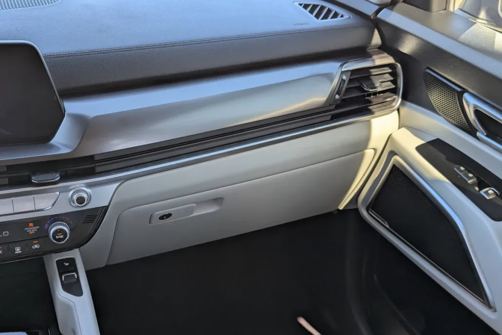 2025 Kia Telluride S photo 1