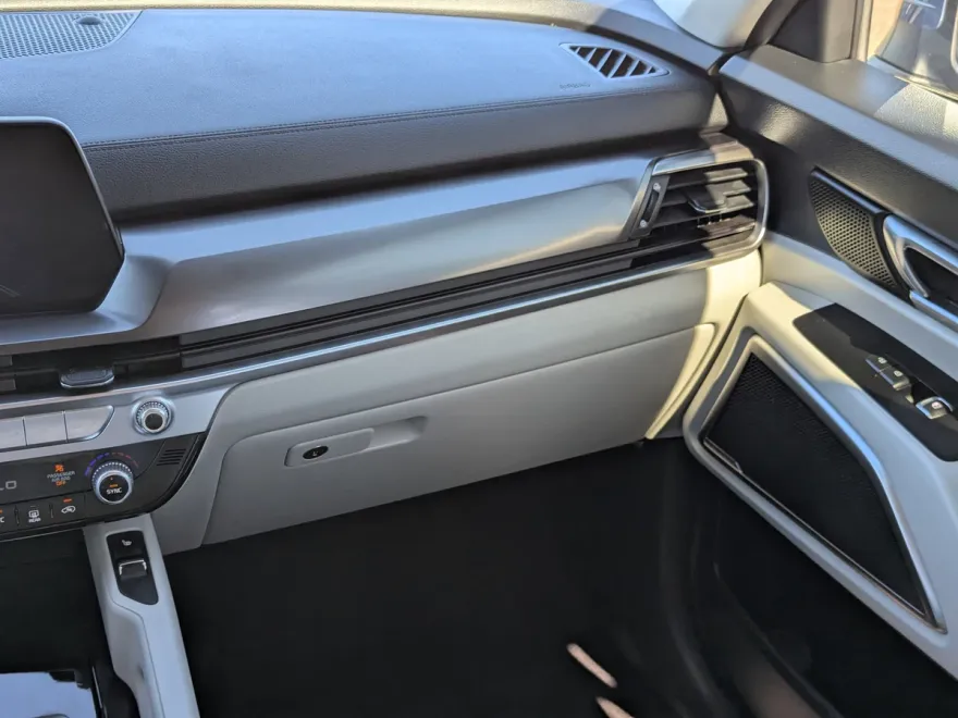 2025 Kia Telluride S photo 1