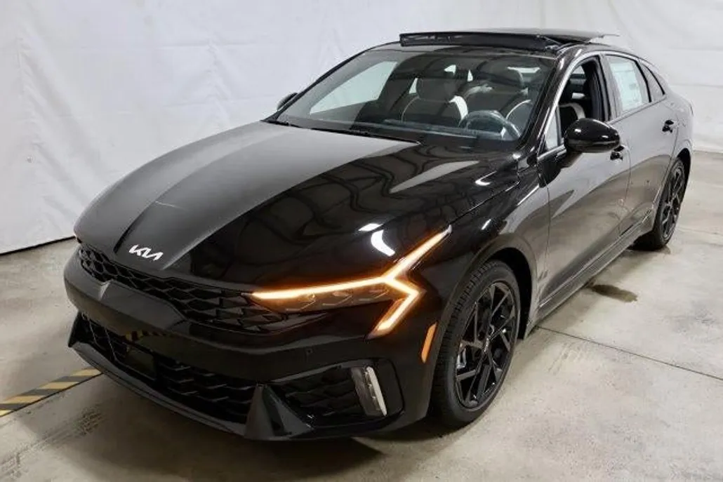 2026 Kia K5 GT-Line photo 1