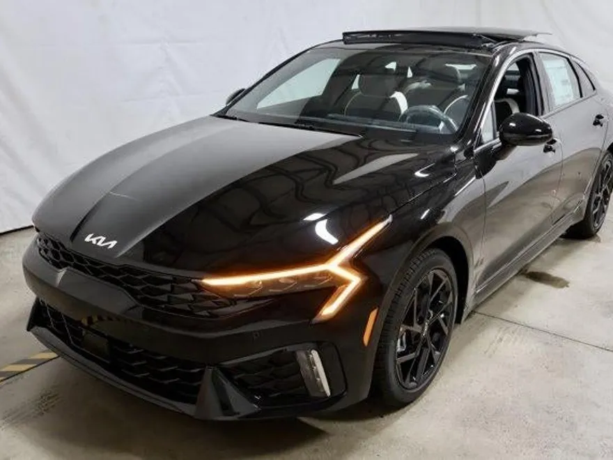 2026 Kia K5 GT-Line photo 1
