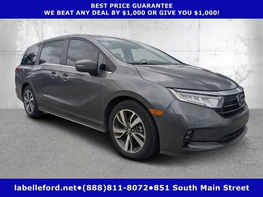 2023 Honda Odyssey Touring photo 1