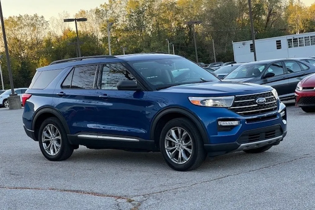 2022 Ford Explorer XLT photo 1