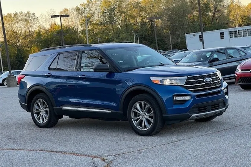 2022 Ford Explorer XLT photo 1