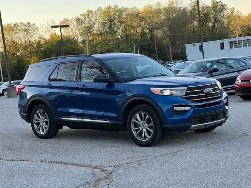 2022 Ford Explorer XLT photo 1