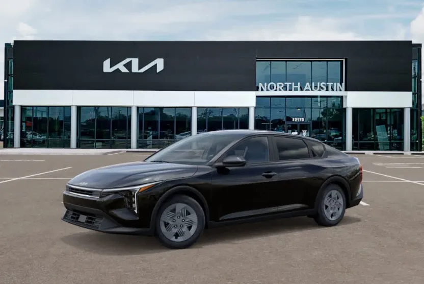 2025 Kia K4 LX photo 1