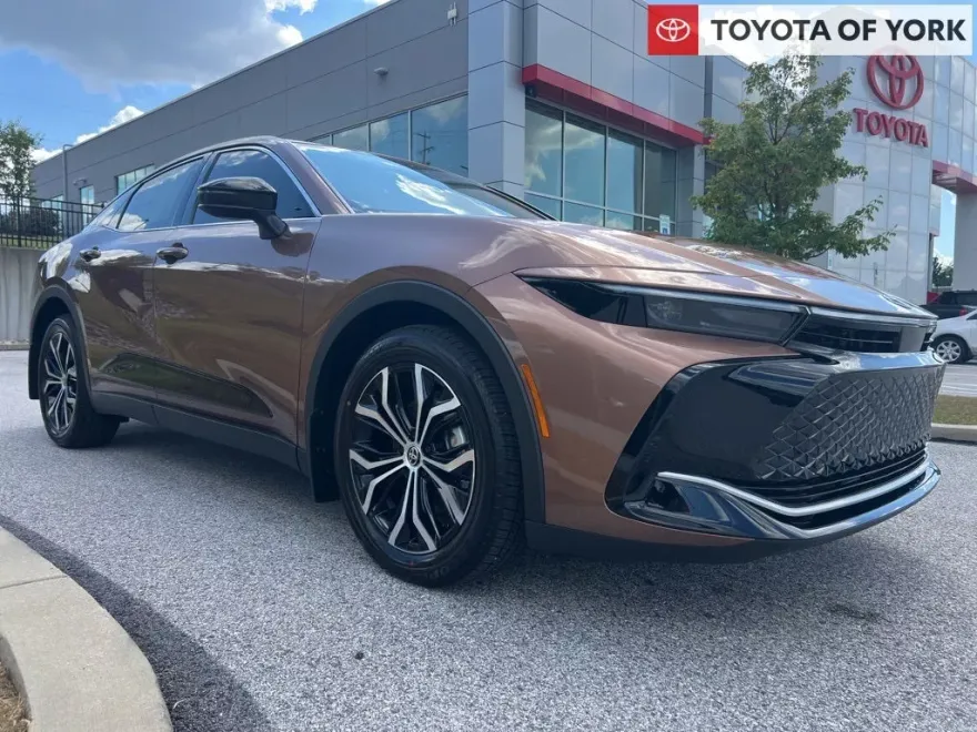 2026 Toyota Crown XLE photo 1