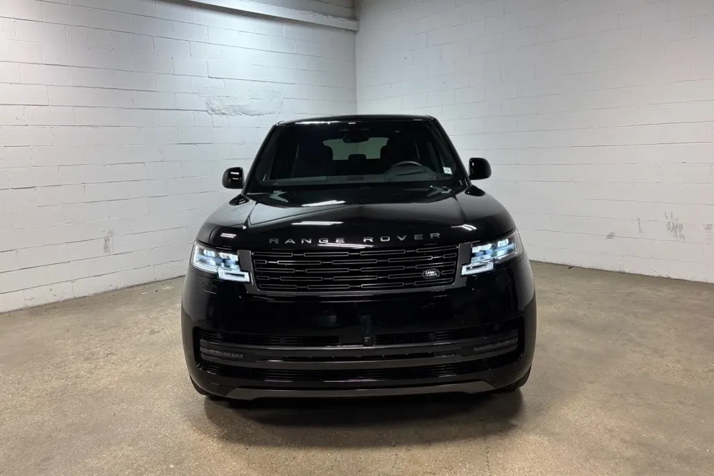 2025 Land Rover Range Rover SE photo 1