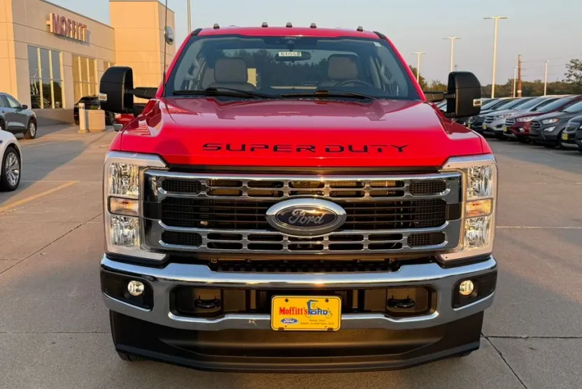 2024 Ford F-350 XLT photo 1