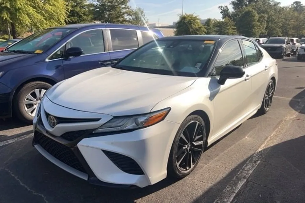 2019 Toyota Camry XSE V6 photo 1