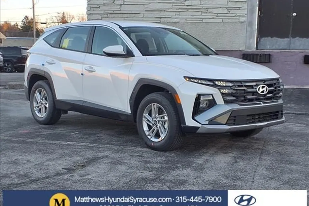 2025 Hyundai Tucson SE photo 1