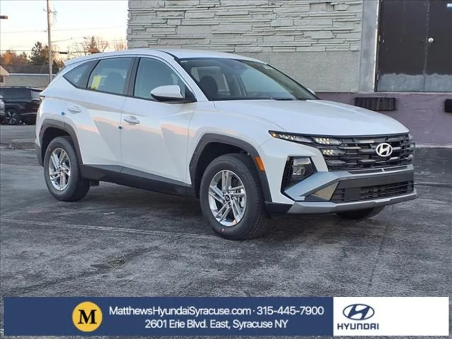 2025 Hyundai Tucson SE photo 1