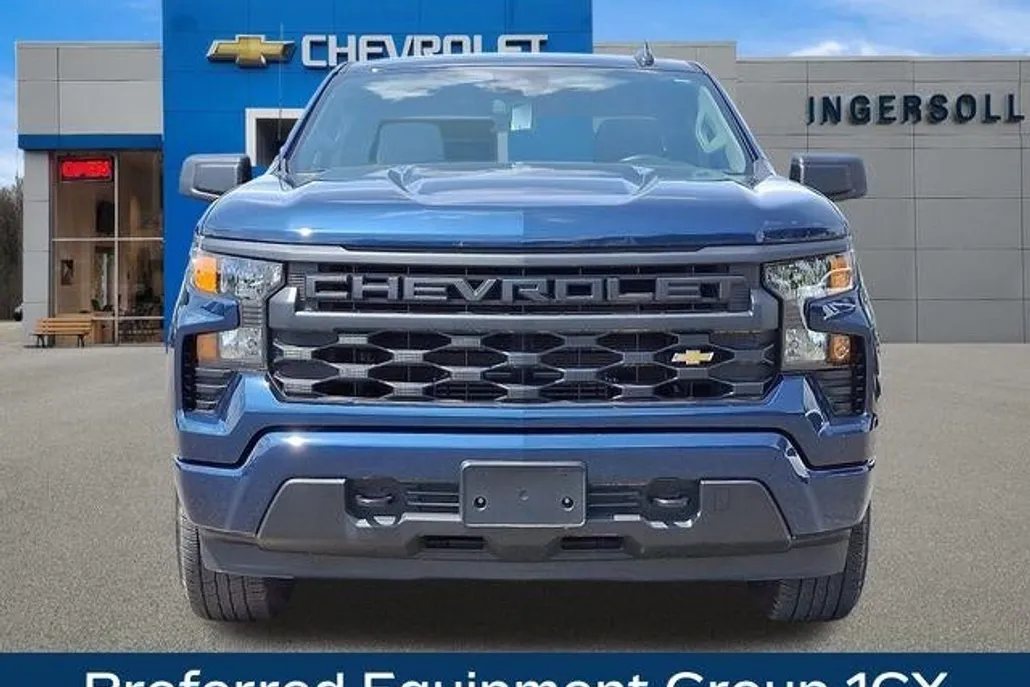 2023 Chevrolet Silverado 1500 Custom photo 1