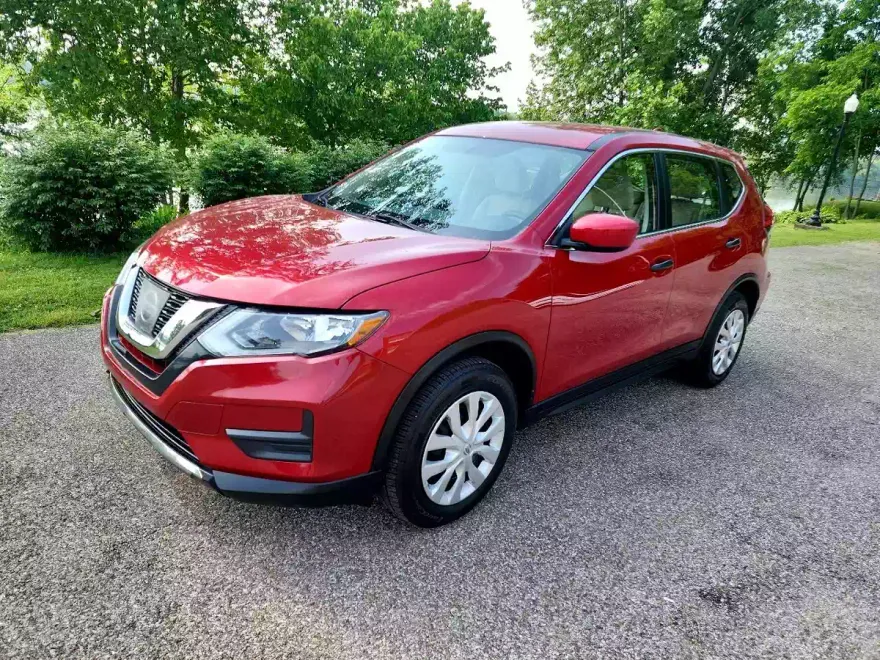 2017 Nissan Rogue S AWD photo 1