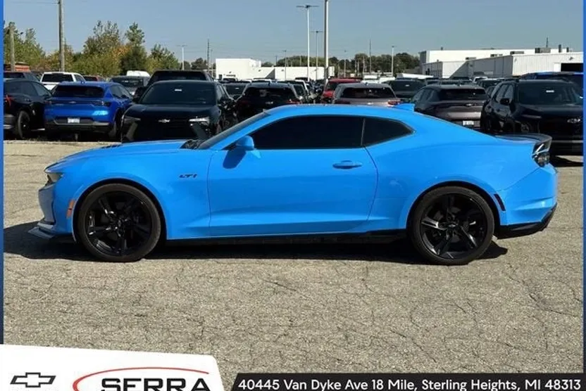 2022 Chevrolet Camaro LT1 photo 1