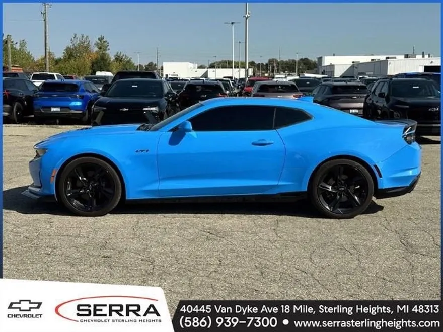 2022 Chevrolet Camaro LT1 photo 1