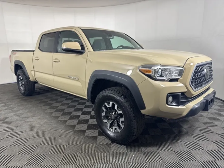 2019 Toyota Tacoma SR5 photo 1