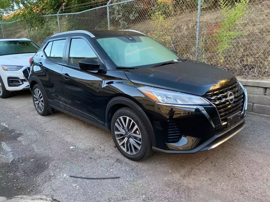 2024 Nissan Kicks SV photo 1