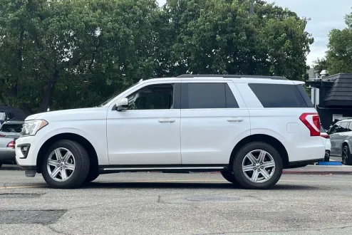 2019 Ford Expedition XLT photo 2
