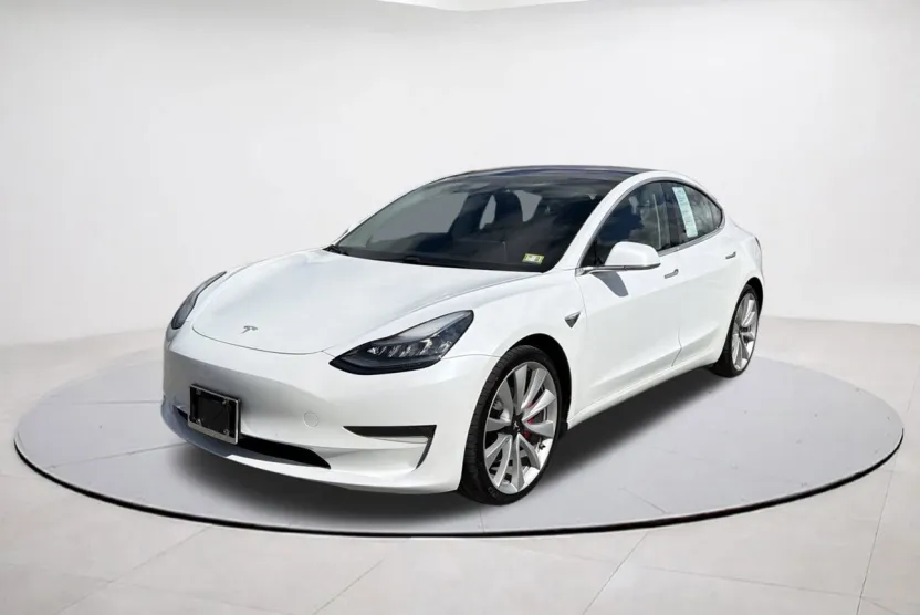 2018 Tesla Model 3 Long Range photo 1