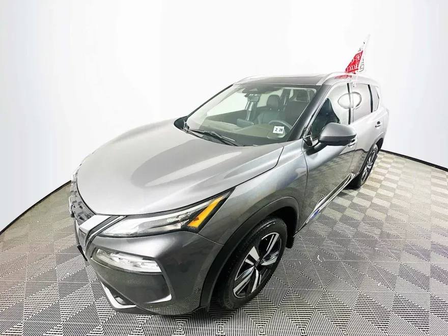 2023 Nissan Rogue SL photo 1