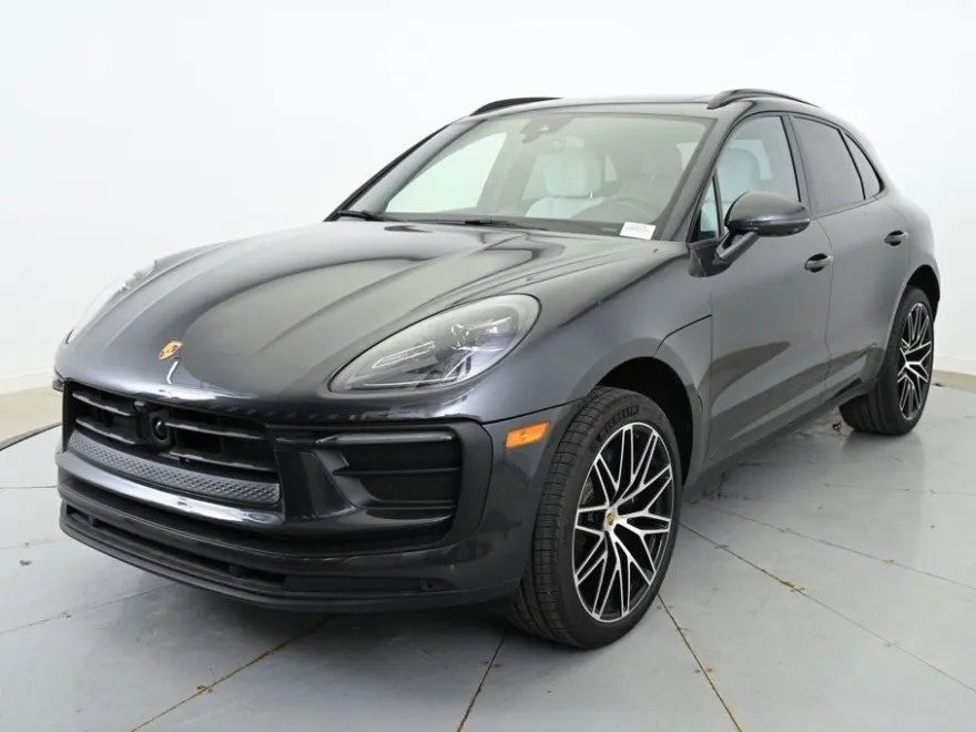 2025 Porsche Macan Base photo 1