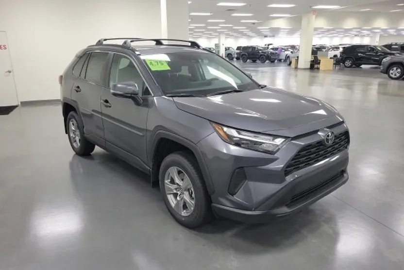 2025 Toyota RAV4 XLE photo 1