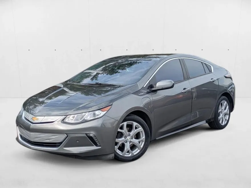 2017 Chevrolet Volt Premier photo 1