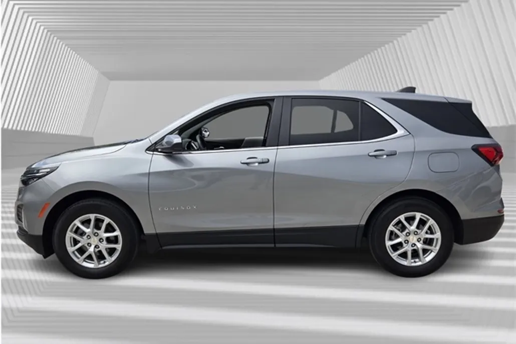 2023 Chevrolet Equinox LT photo 1