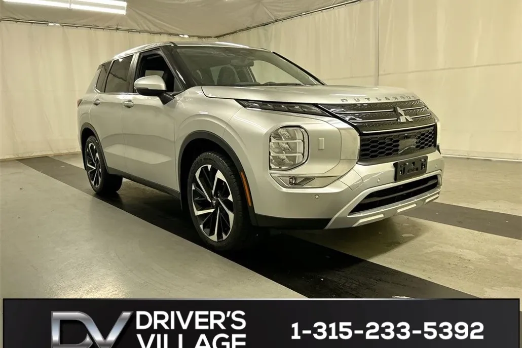 2022 Mitsubishi Outlander SE photo 1