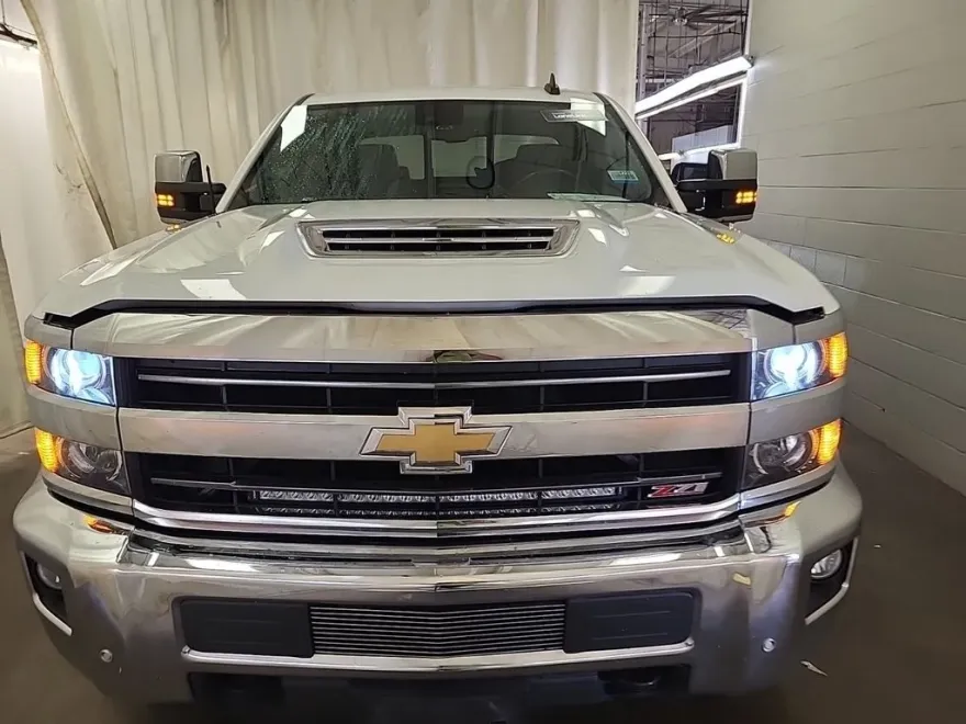 2019 Chevrolet Silverado 3500HD LTZ photo 1
