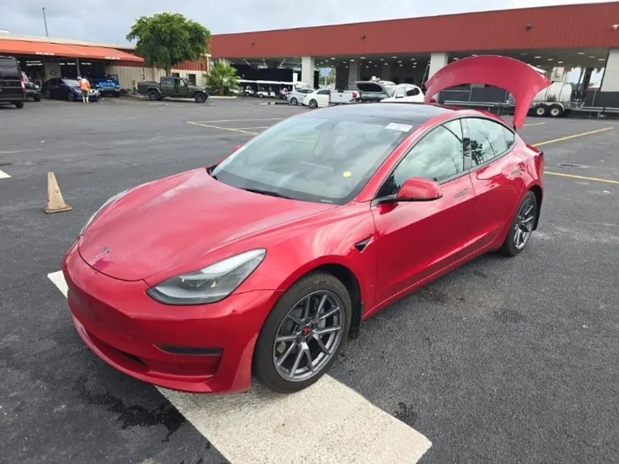 2021 Tesla Model 3 Standard Range Plus photo 1