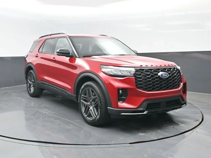2025 Ford Explorer ST-Line photo 1
