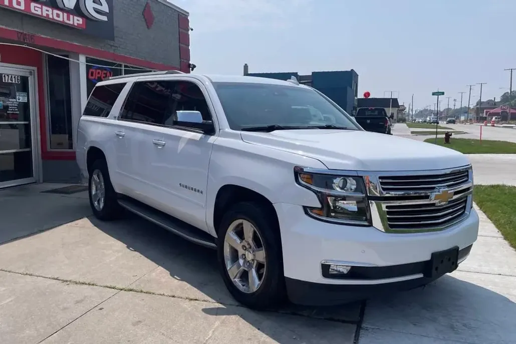 2016 Chevrolet Suburban LTZ photo 1